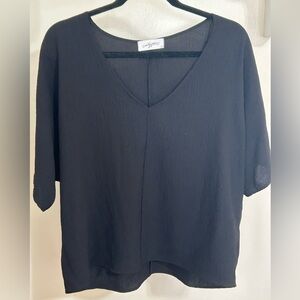 NEW Carly Jean Los Angeles Black V-Neck Short Sleeve Blouse